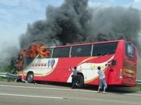 автобус горит