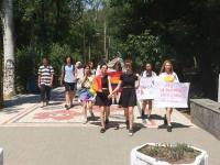 Молодежь Мелитополя вышла в защиту ЛГБТ